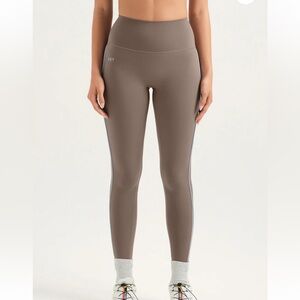 SET Active Brown Leggings